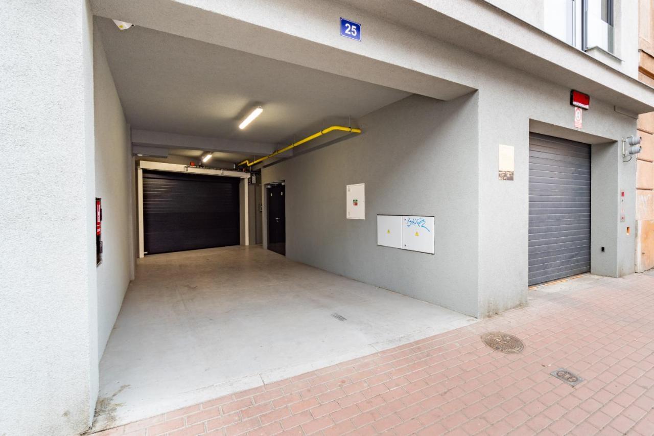 Brand New Two Room Apartment #64 In Elite Rezidence With Free Secure Parking Praha Bagian luar foto